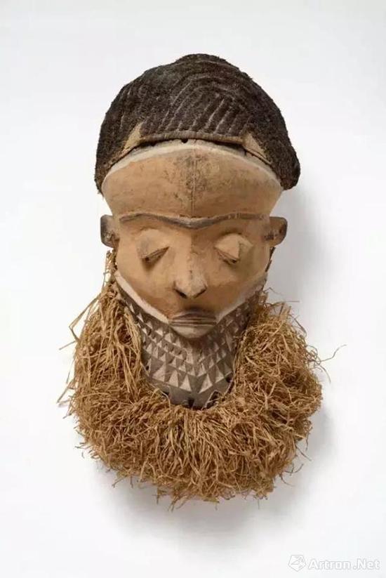 Muyombo面具, 刚果民主共和国的彭得地区，19世纪早期至20世纪。前亨利·马蒂斯收藏，现私人收藏