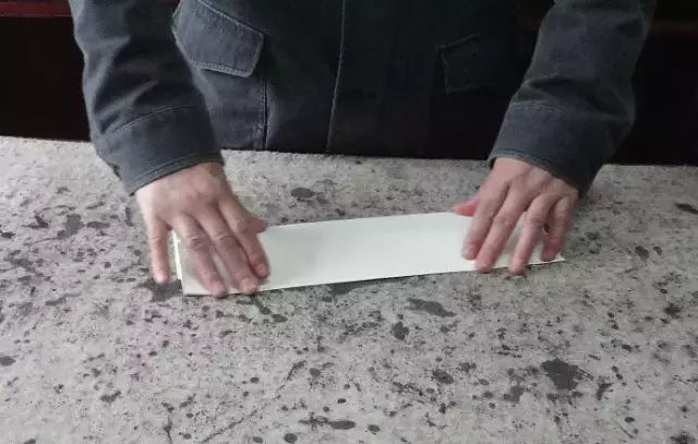 宣纸进行书法创作的折纸方法