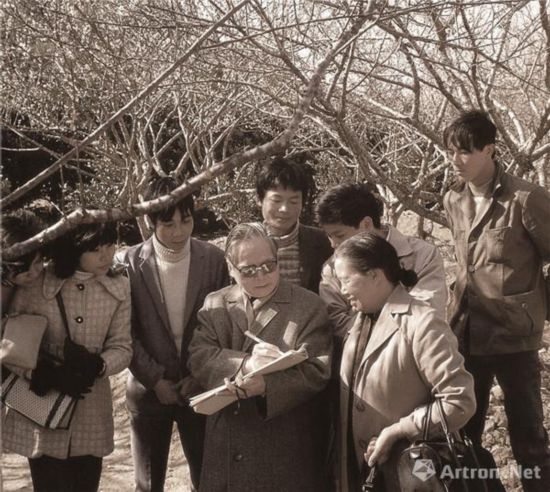 1984年在广州风景区对梅花速写
